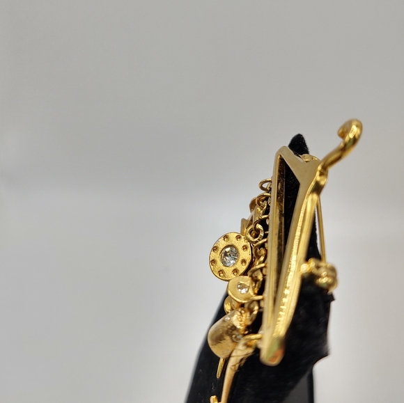Vintage Gold Tone Hanger Brooch with Sewing Tool Charms - Picture 3 of 5